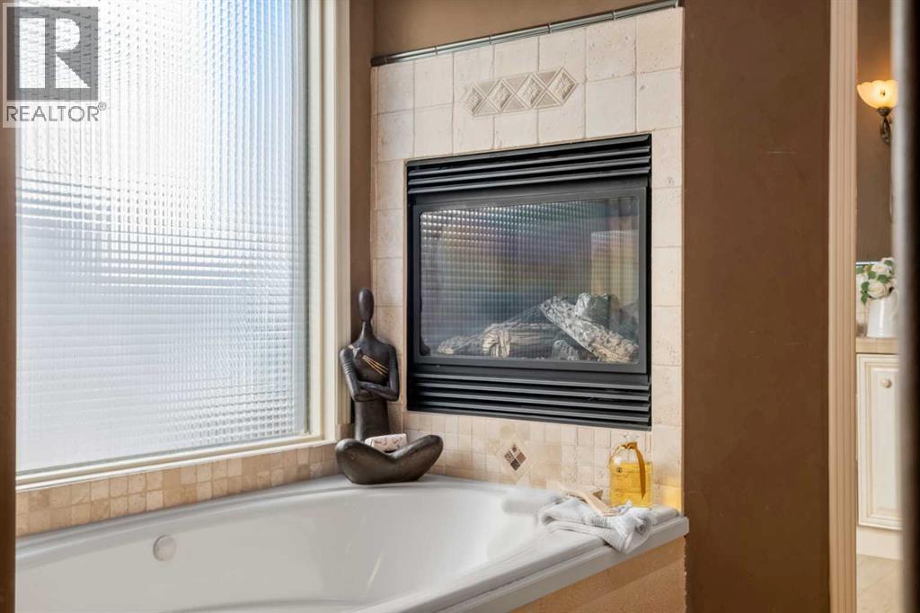 60 Woodpark Close Sw, Calgary, Alberta  T2W 6G9 - Photo 20 - A2286750