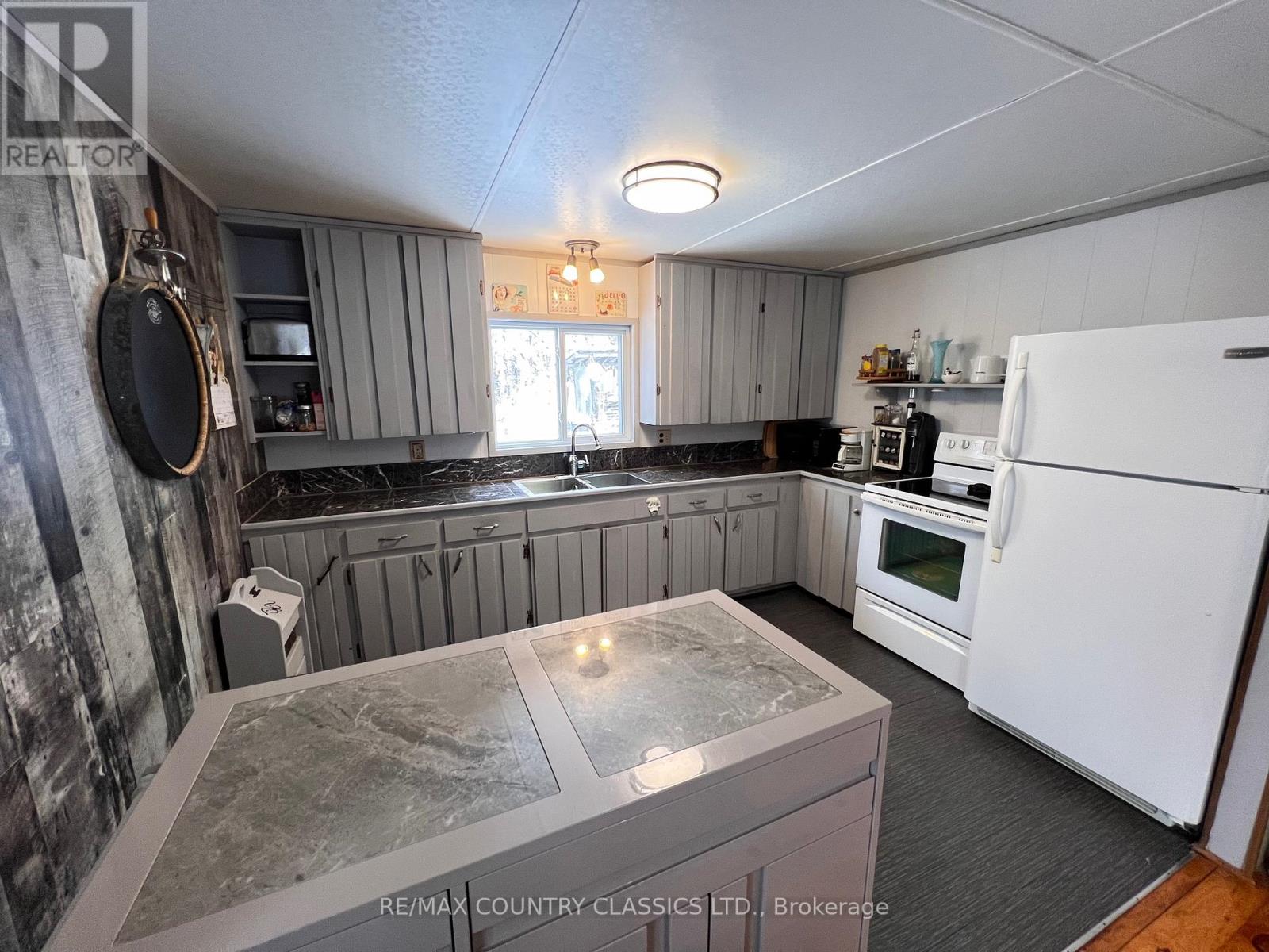 1322a Weslemkoon Lake Road, Tudor And Cashel, Ontario  K0L 1W0 - Photo 10 - X12895156