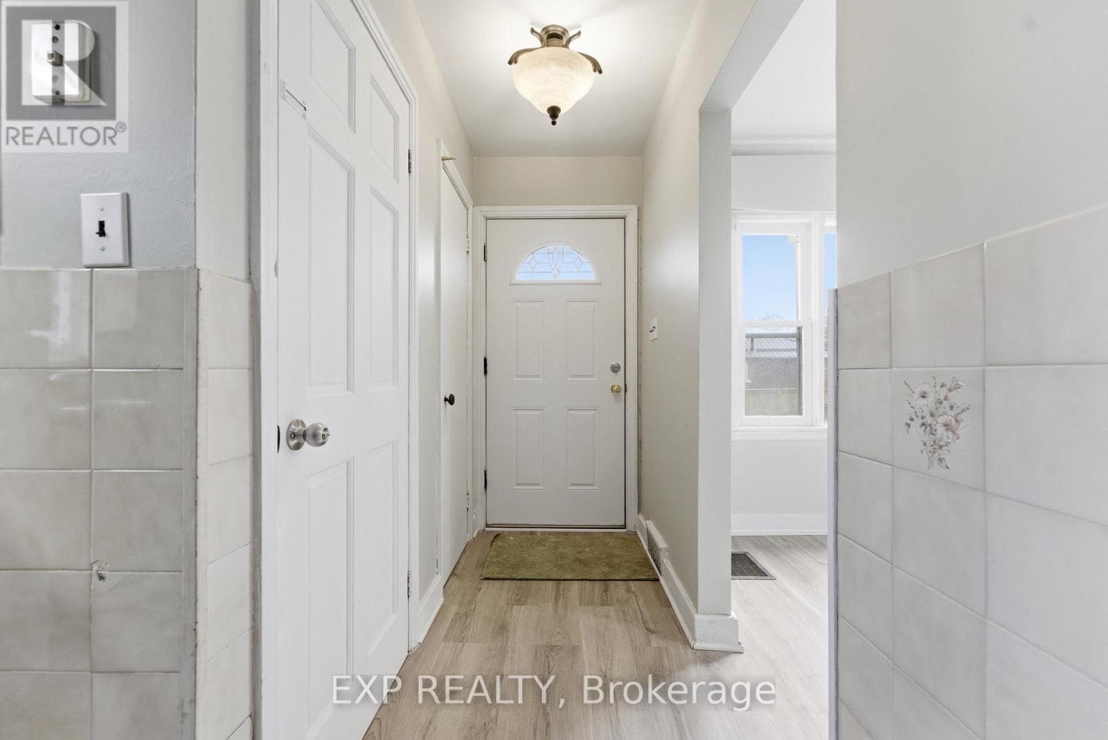 8 Reynolds Crescent, Belleville, Ontario  K8P 2W7 - Photo 4 - X12895202