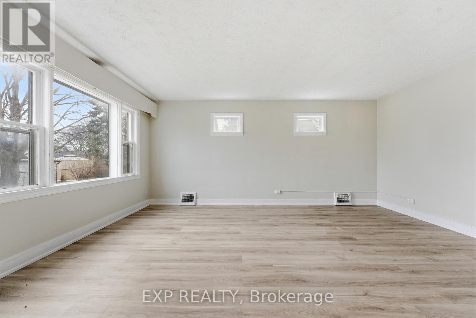 8 Reynolds Crescent, Belleville, Ontario  K8P 2W7 - Photo 9 - X12895202