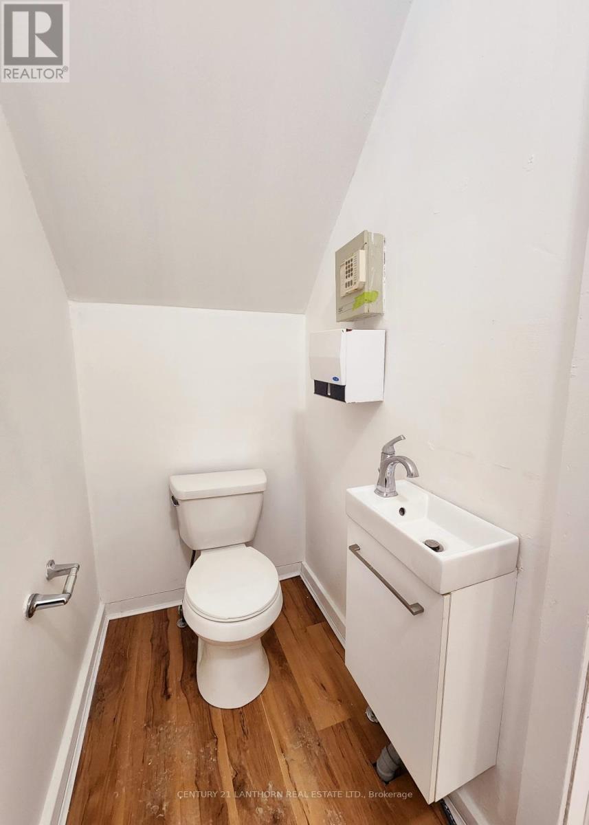 Unit #1 - 302 Front Street, Belleville, Ontario  K8N 2Z8 - Photo 10 - X12895300