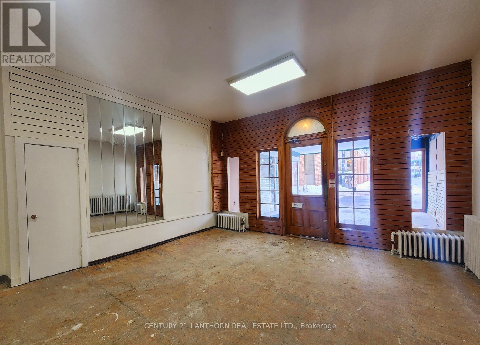 Unit #1 - 302 Front Street, Belleville, Ontario  K8N 2Z8 - Photo 4 - X12895300