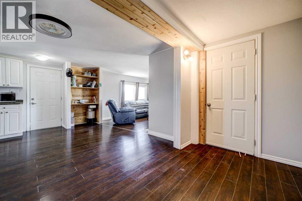 427 10 Street, Fort Macleod, Alberta  T0L 0Z0 - Photo 4 - A2291775