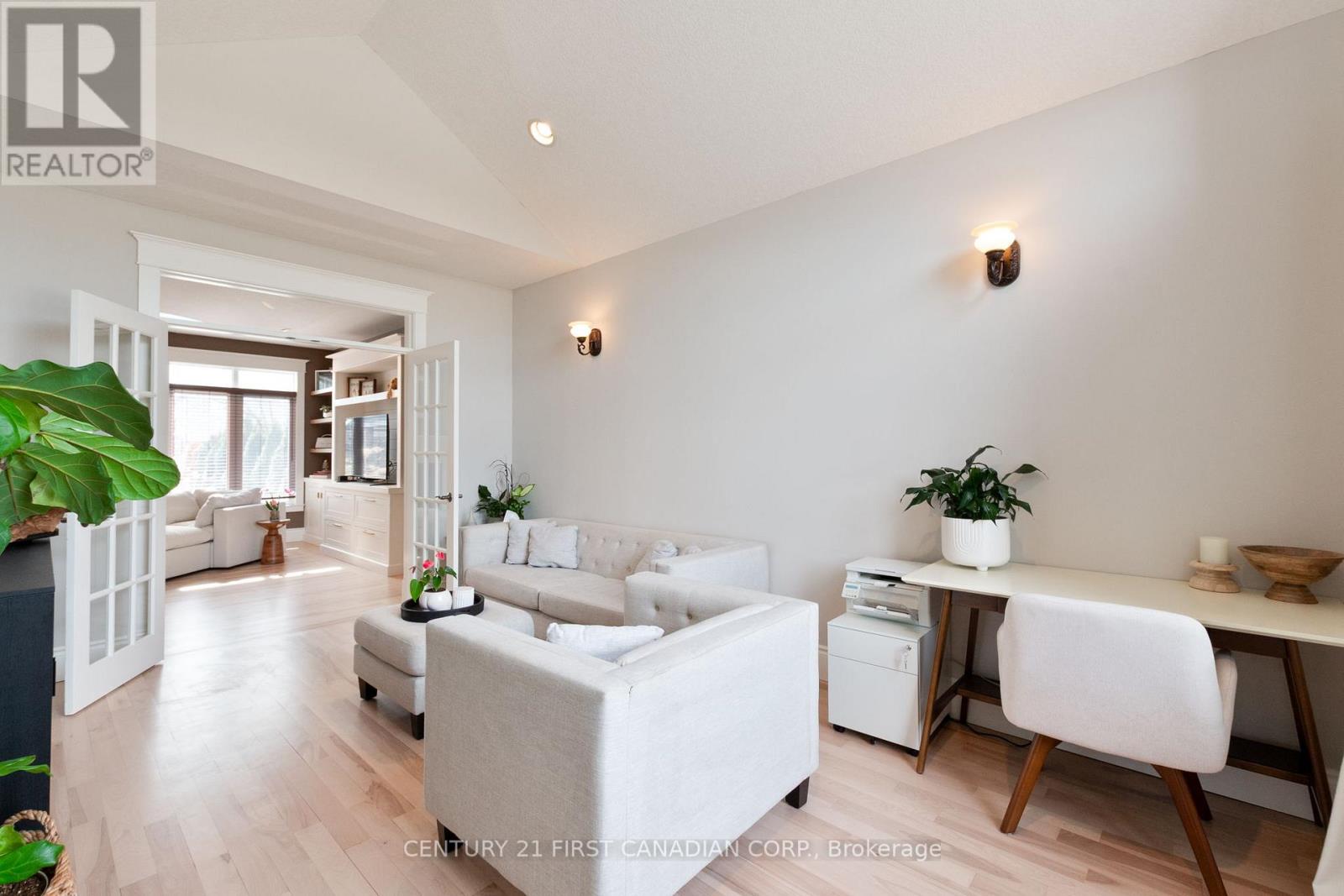 27 Wood Lily Lane, Middlesex Centre, Ontario  N0M 2A0 - Photo 8 - X12895162