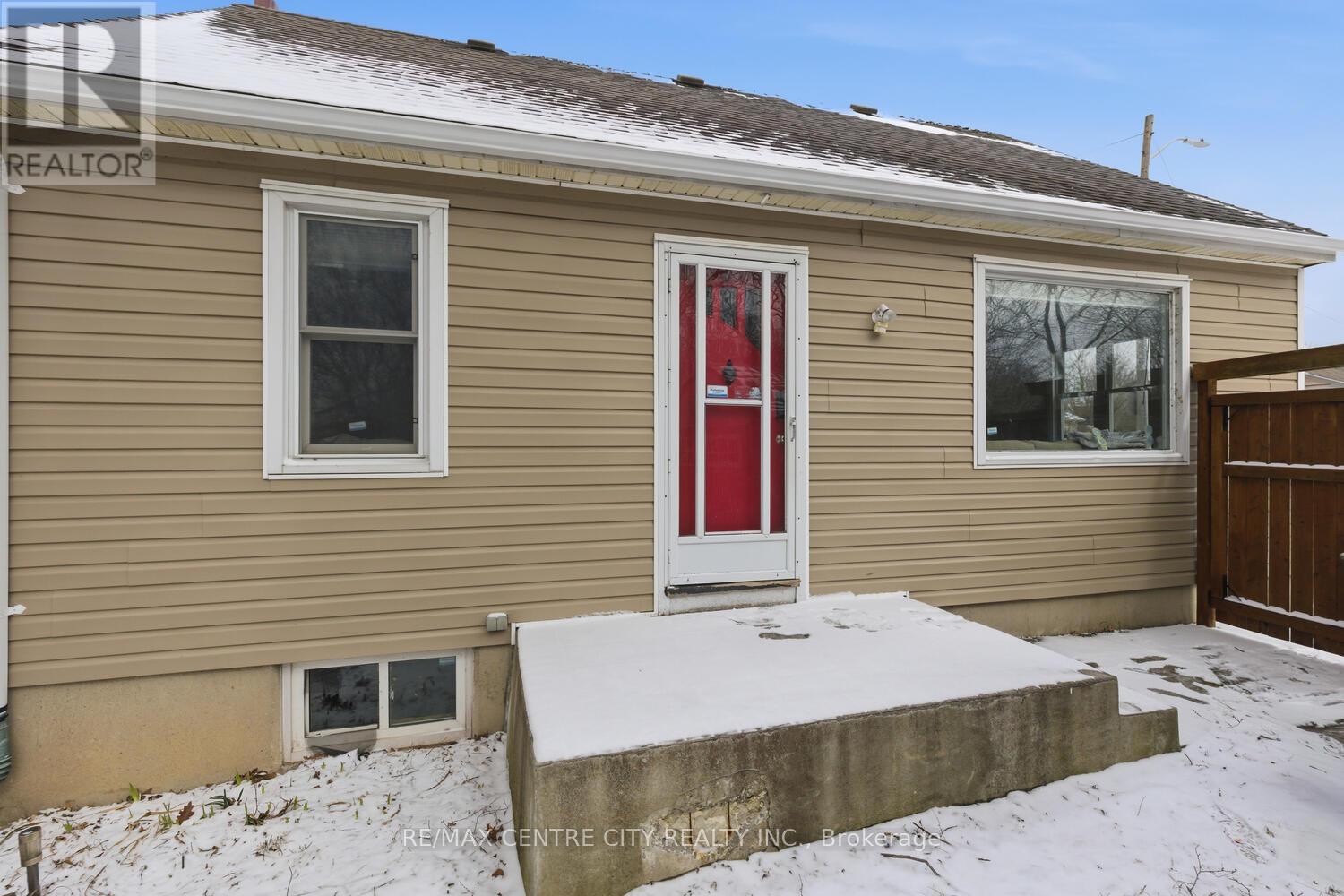 51 Smith Street, London East, Ontario  N5Z 2C6 - Photo 4 - X12895340