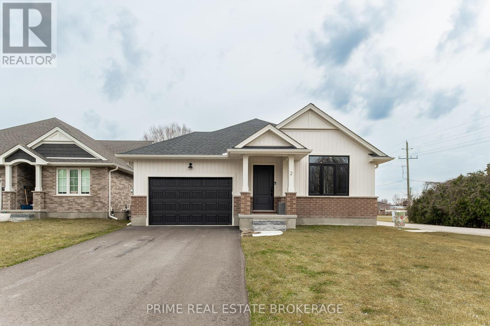 2 MACLEOD COURT, West Elgin, Ontario