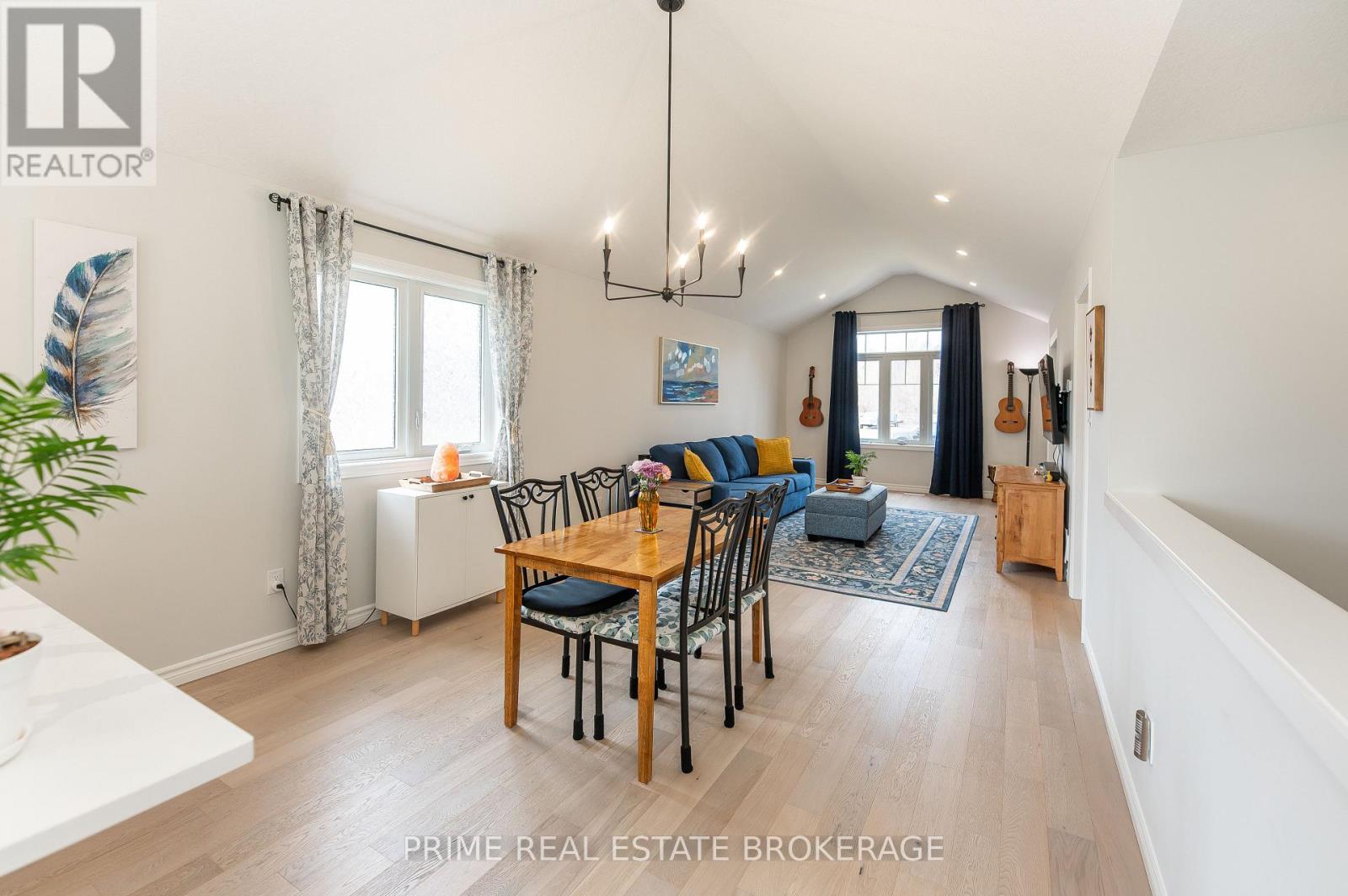 2 Macleod Court, West Elgin, Ontario  N0L 2P0 - Photo 10 - X12895390