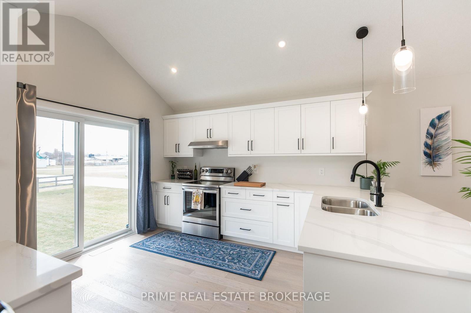 2 Macleod Court, West Elgin, Ontario  N0L 2P0 - Photo 16 - X12895390