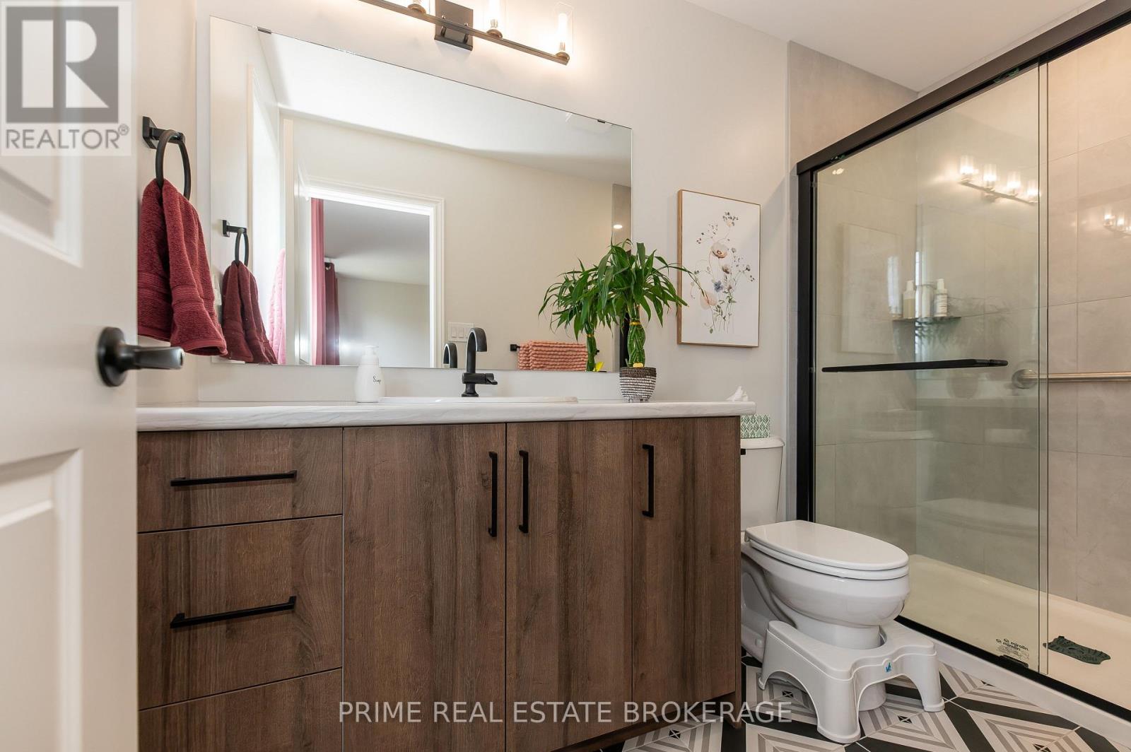 2 Macleod Court, West Elgin, Ontario  N0L 2P0 - Photo 21 - X12895390