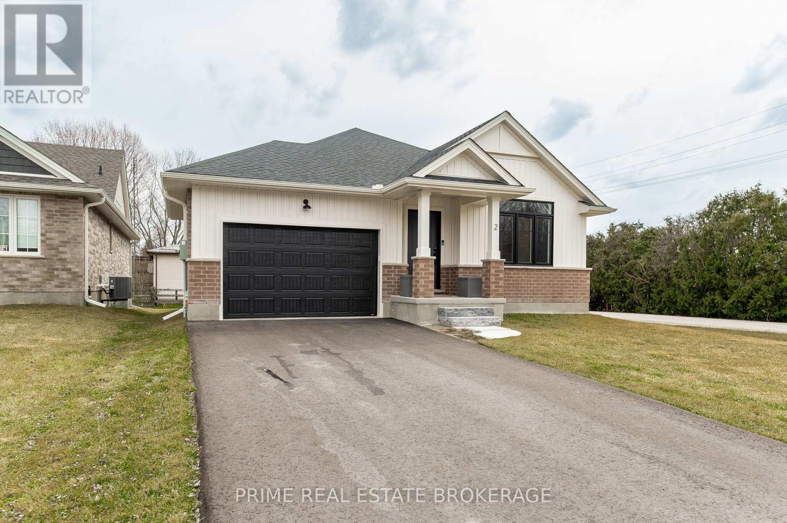 2 Macleod Court, West Elgin, Ontario  N0L 2P0 - Photo 3 - X12895390