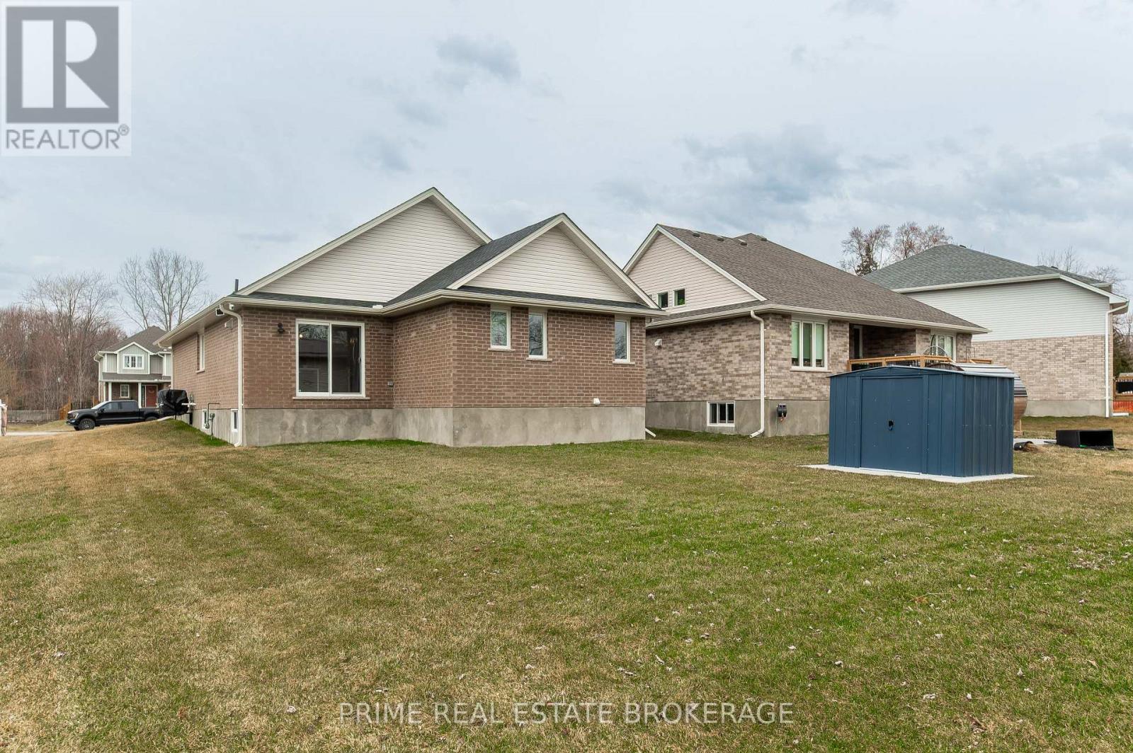 2 Macleod Court, West Elgin, Ontario  N0L 2P0 - Photo 33 - X12895390