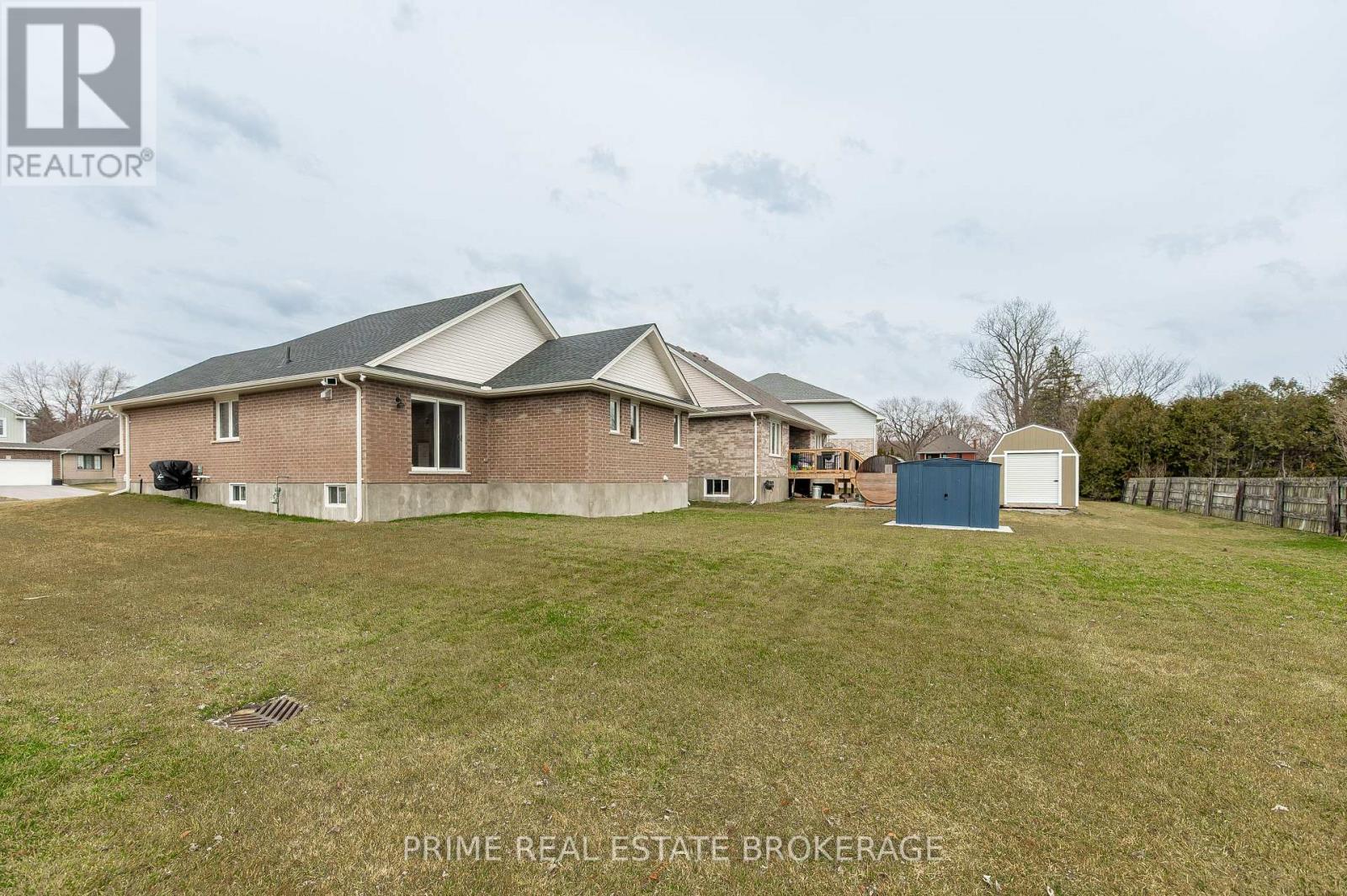 2 Macleod Court, West Elgin, Ontario  N0L 2P0 - Photo 34 - X12895390