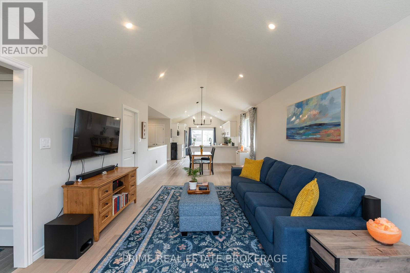 2 Macleod Court, West Elgin, Ontario  N0L 2P0 - Photo 6 - X12895390