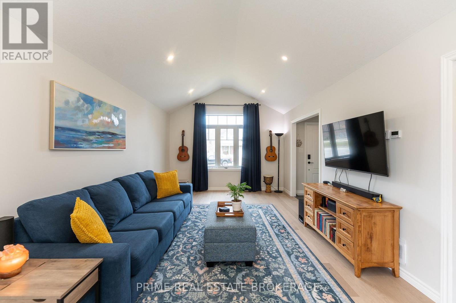 2 Macleod Court, West Elgin, Ontario  N0L 2P0 - Photo 7 - X12895390