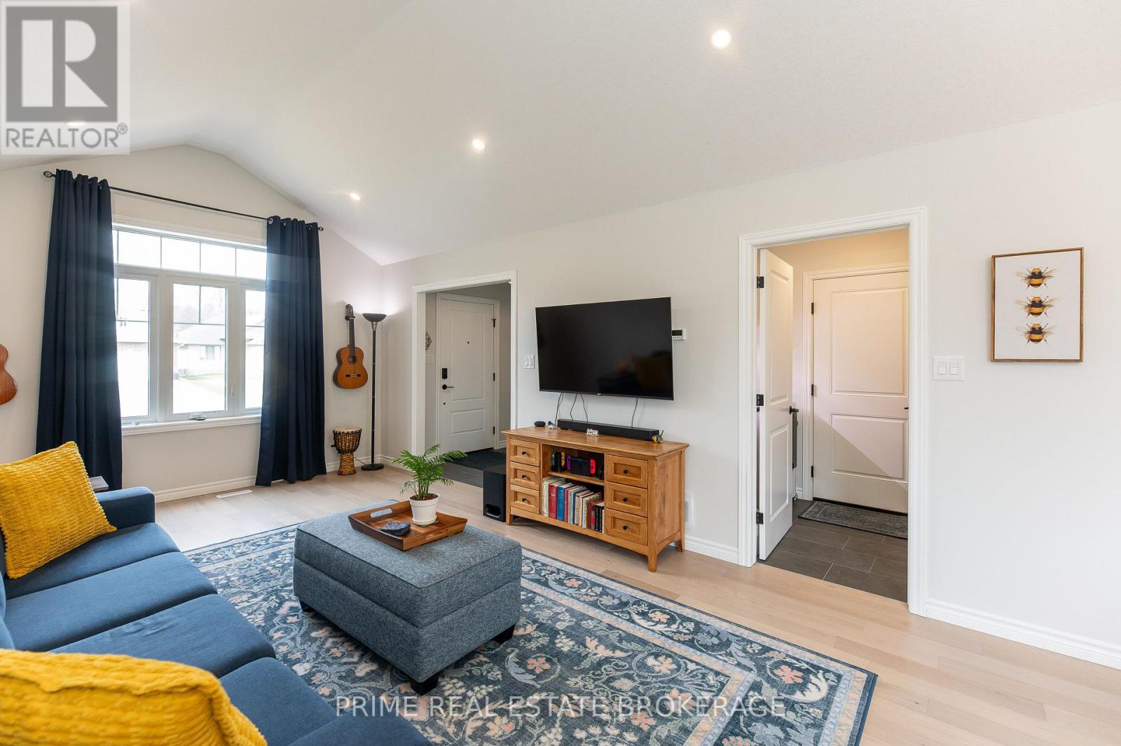 2 Macleod Court, West Elgin, Ontario  N0L 2P0 - Photo 8 - X12895390