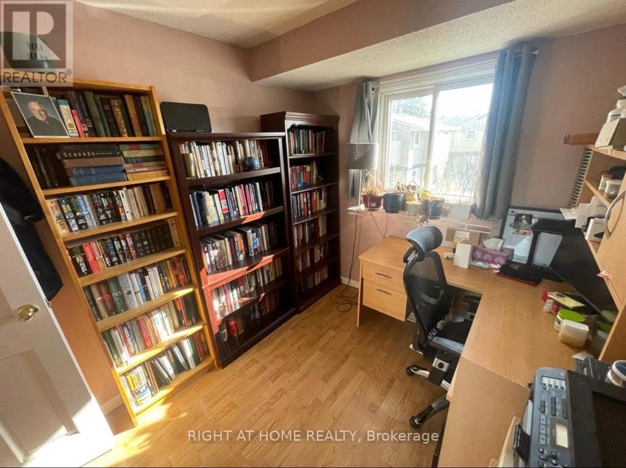 4338 Meadowvale Lane, Ottawa, Ontario  K1B 5A2 - Photo 12 - X12895238