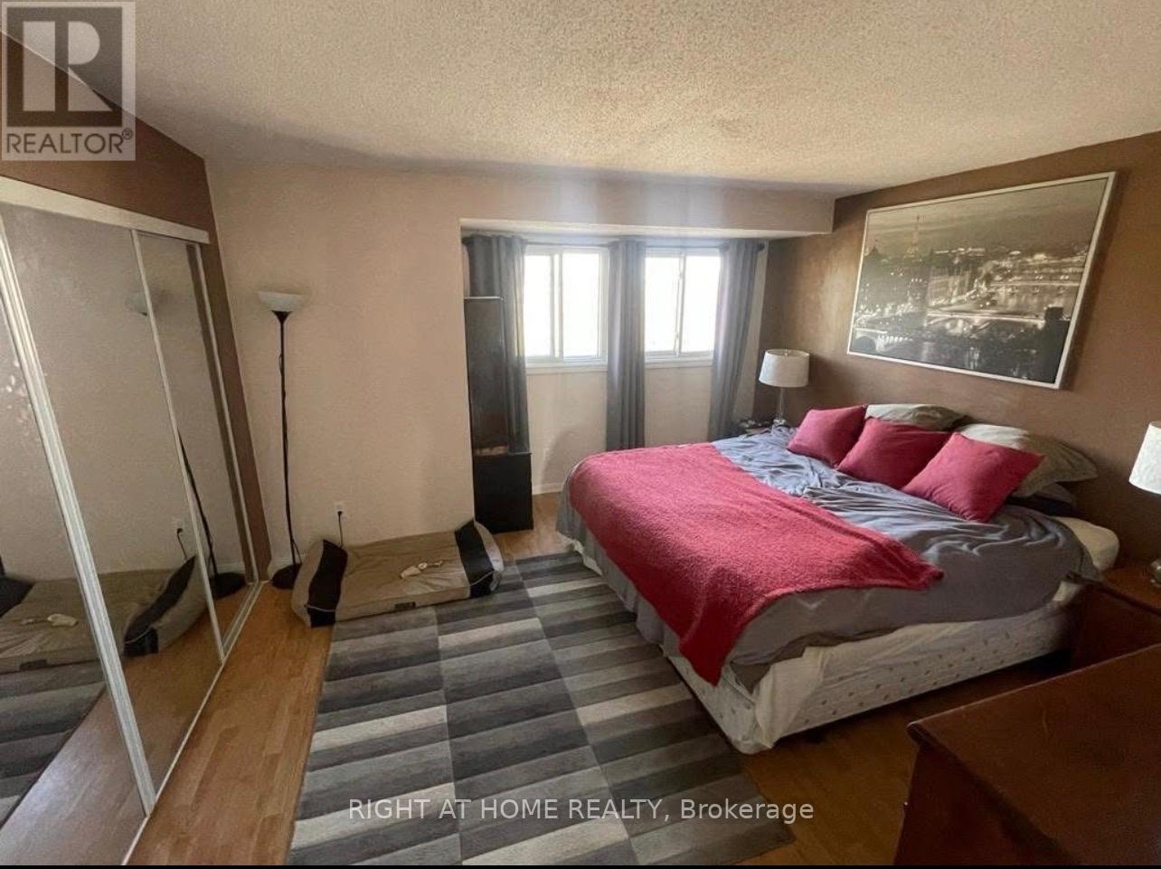 4338 Meadowvale Lane, Ottawa, Ontario  K1B 5A2 - Photo 8 - X12895238