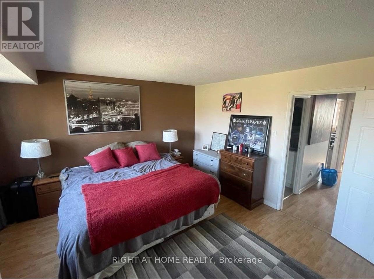 4338 Meadowvale Lane, Ottawa, Ontario  K1B 5A2 - Photo 9 - X12895238