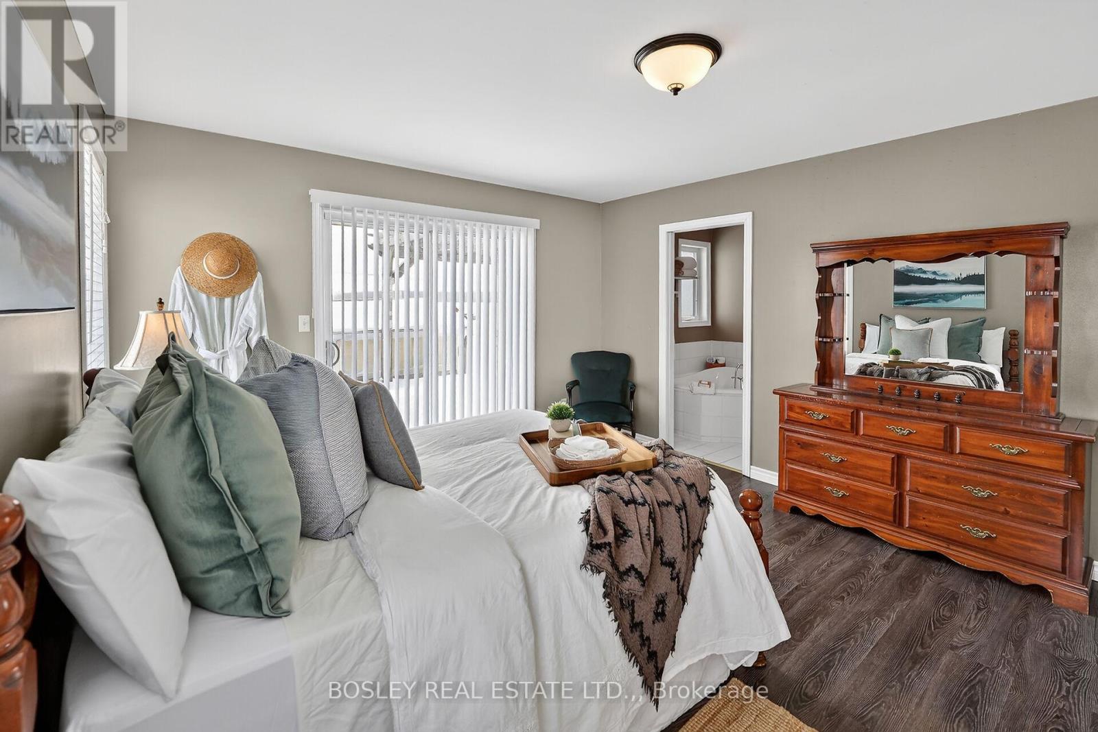 910 Holloway Bay Road, Fort Erie (Mulgrave), Ontario  L0S 1N0 - Photo 14 - X12895178