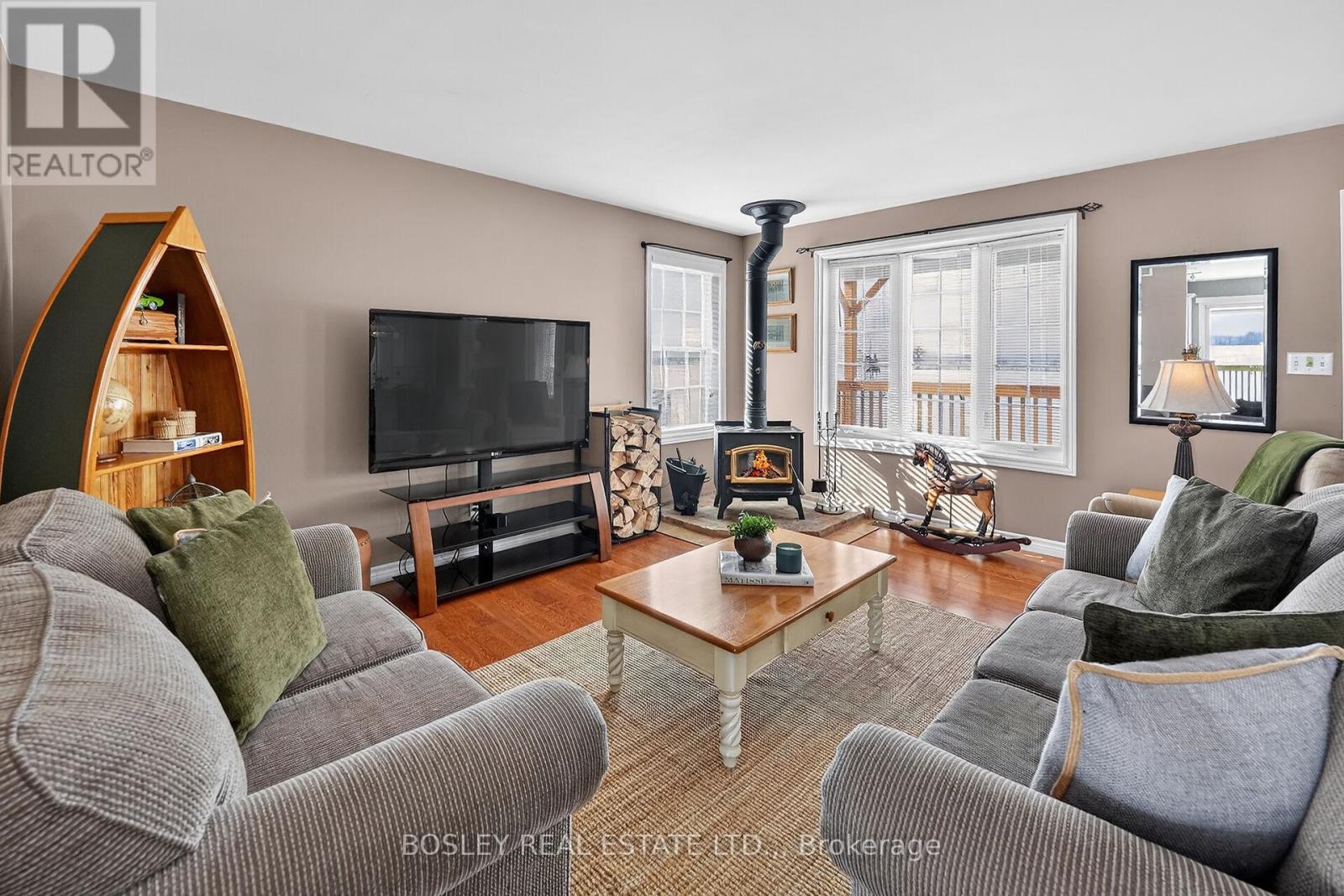 910 Holloway Bay Road, Fort Erie (Mulgrave), Ontario  L0S 1N0 - Photo 5 - X12895178