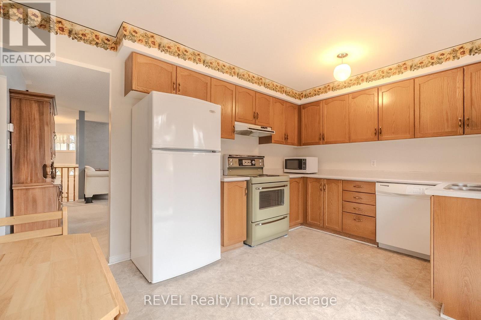 86 Madison Court W, Welland (N. Welland), Ontario  L3C 7G1 - Photo 11 - X12895298