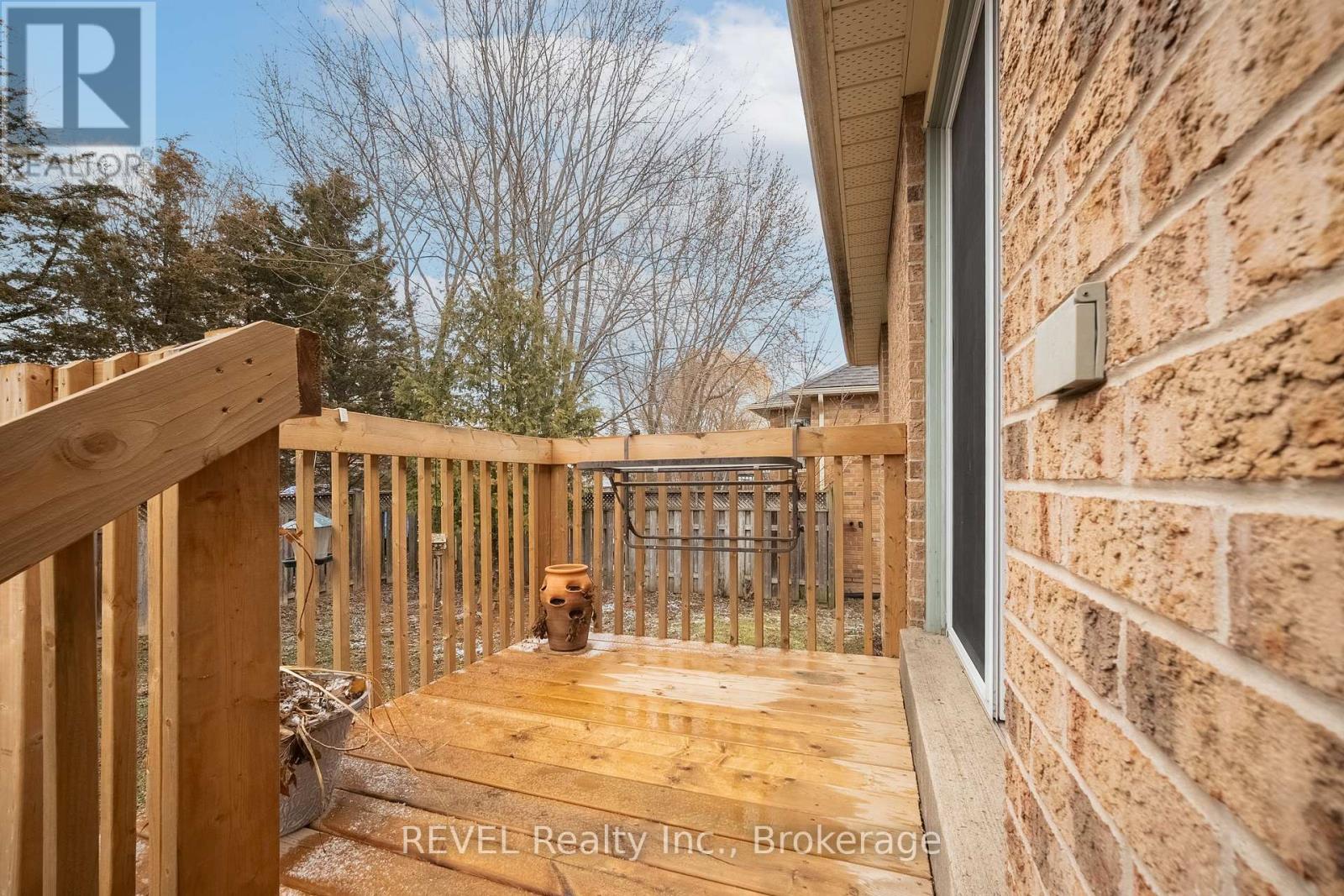 86 Madison Court W, Welland (N. Welland), Ontario  L3C 7G1 - Photo 21 - X12895298