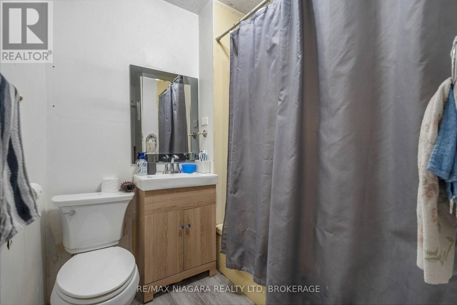 71 Johnston Street, Port Colborne, Ontario  L3K 1G8 - Photo 10 - X12895310