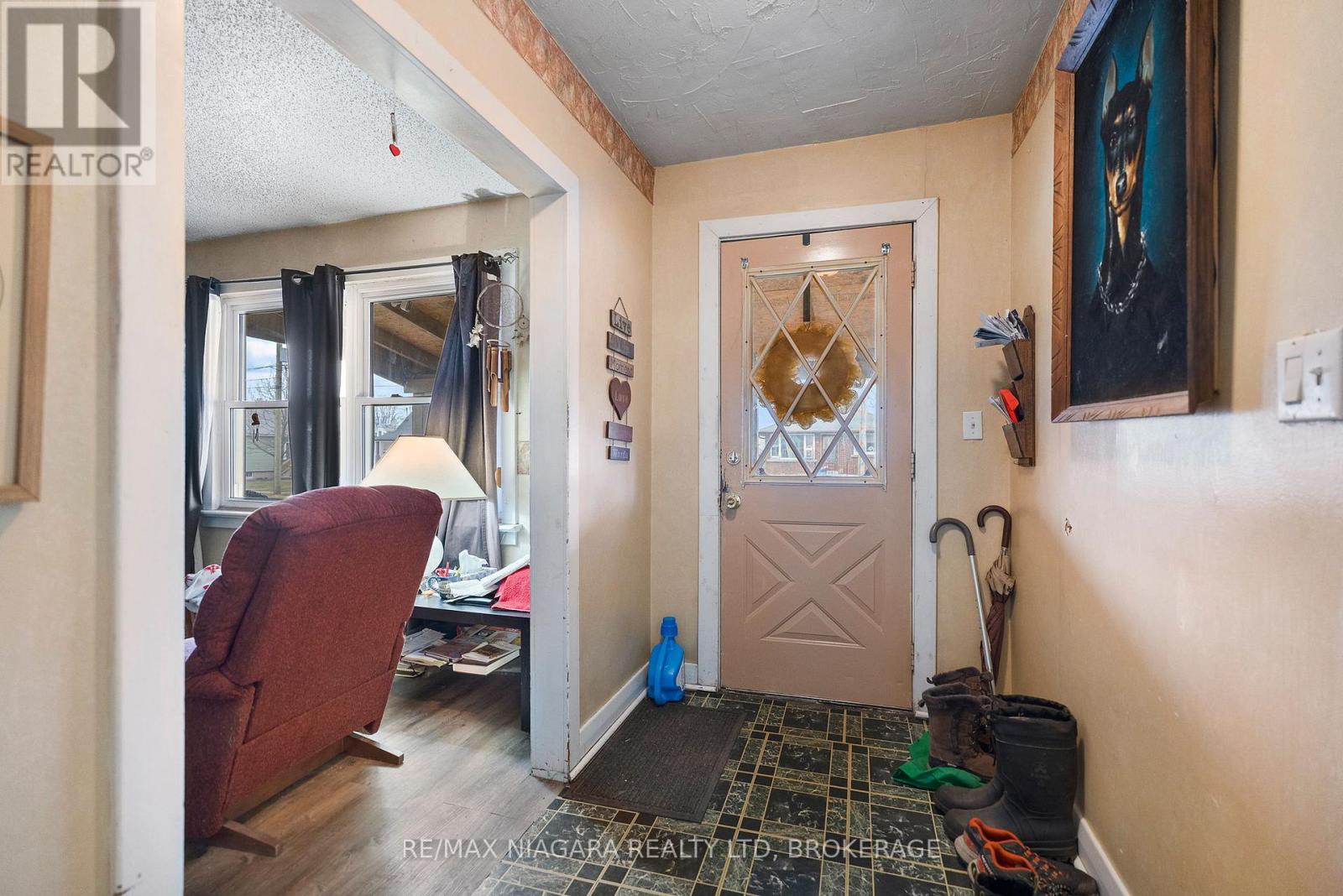 71 Johnston Street, Port Colborne, Ontario  L3K 1G8 - Photo 3 - X12895310