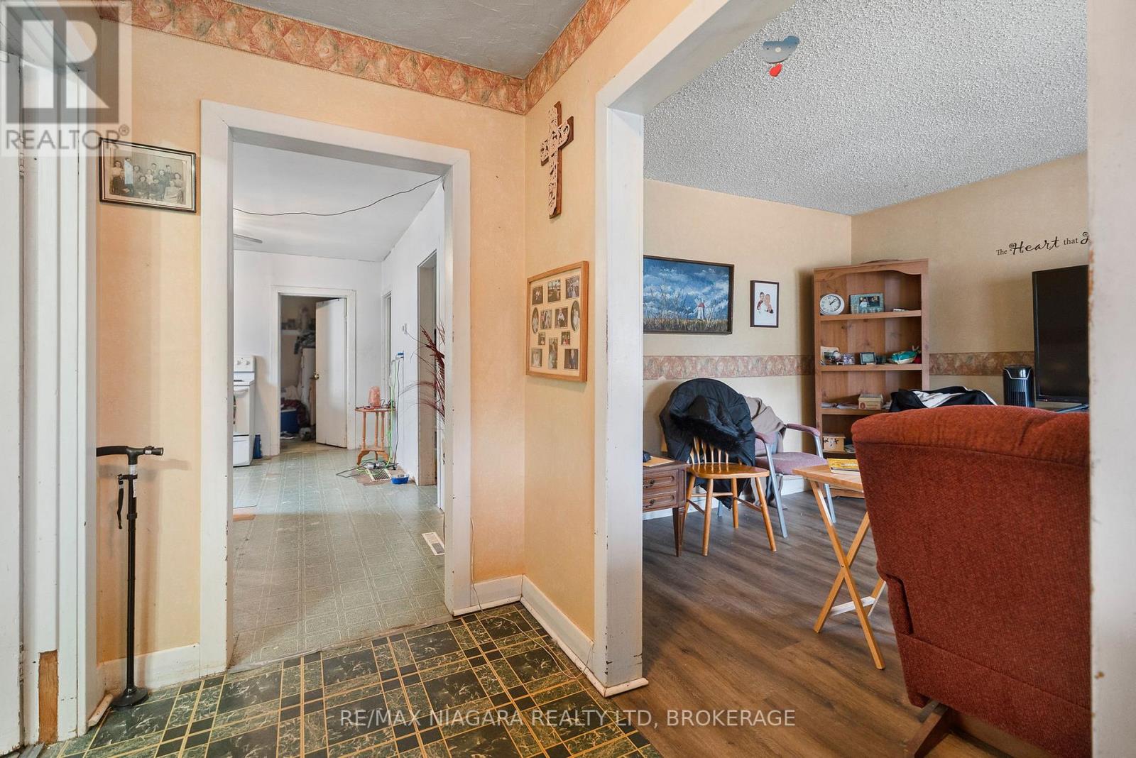 71 Johnston Street, Port Colborne, Ontario  L3K 1G8 - Photo 4 - X12895310