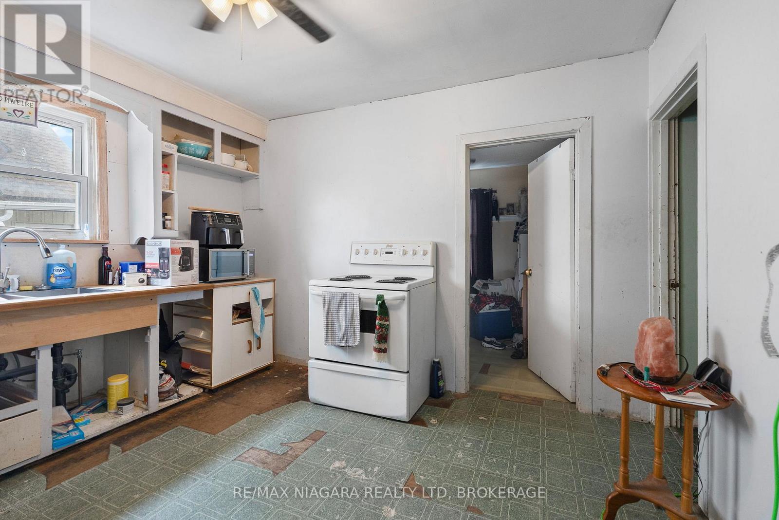 71 Johnston Street, Port Colborne, Ontario  L3K 1G8 - Photo 8 - X12895310