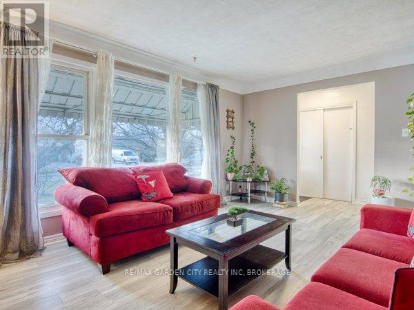 3664 Arlington Avenue, Niagara Falls, Ontario  L2J 2X2 - Photo 8 - X12895414