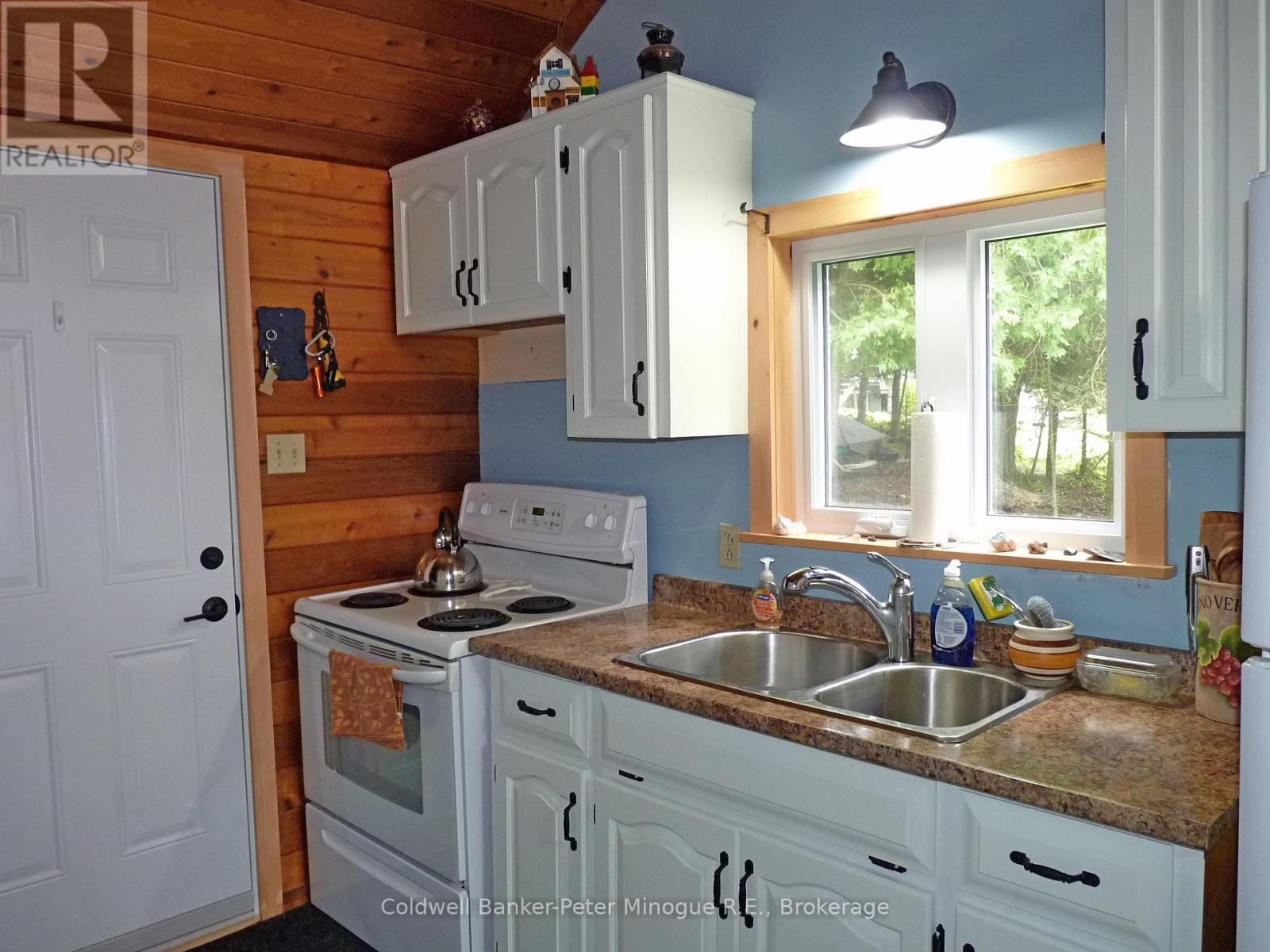 2261 Peninsula Road, North Bay, Ontario  P1B 8G4 - Photo 12 - X12895248