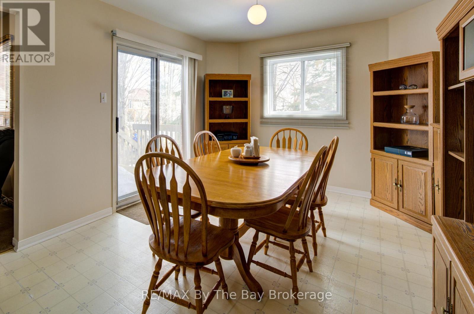 26 Brouwer Crescent, Wasaga Beach, Ontario  L9Z 1L8 - Photo 11 - S12895220