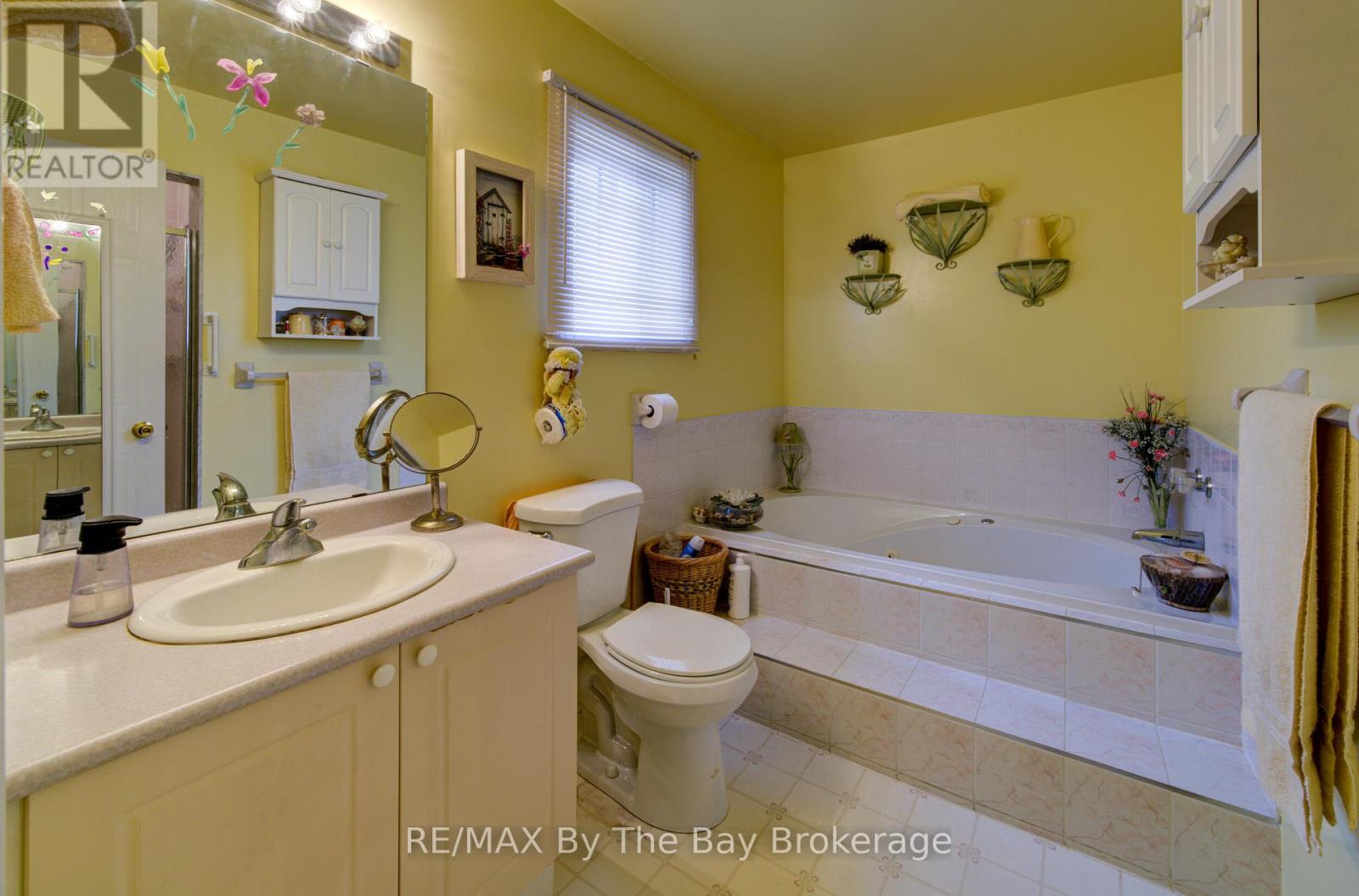 26 Brouwer Crescent, Wasaga Beach, Ontario  L9Z 1L8 - Photo 16 - S12895220