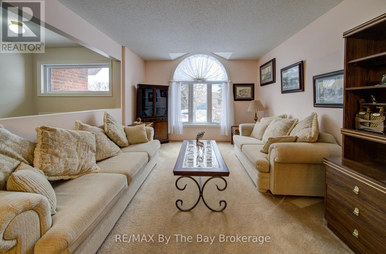 26 Brouwer Crescent, Wasaga Beach, Ontario  L9Z 1L8 - Photo 3 - S12895220