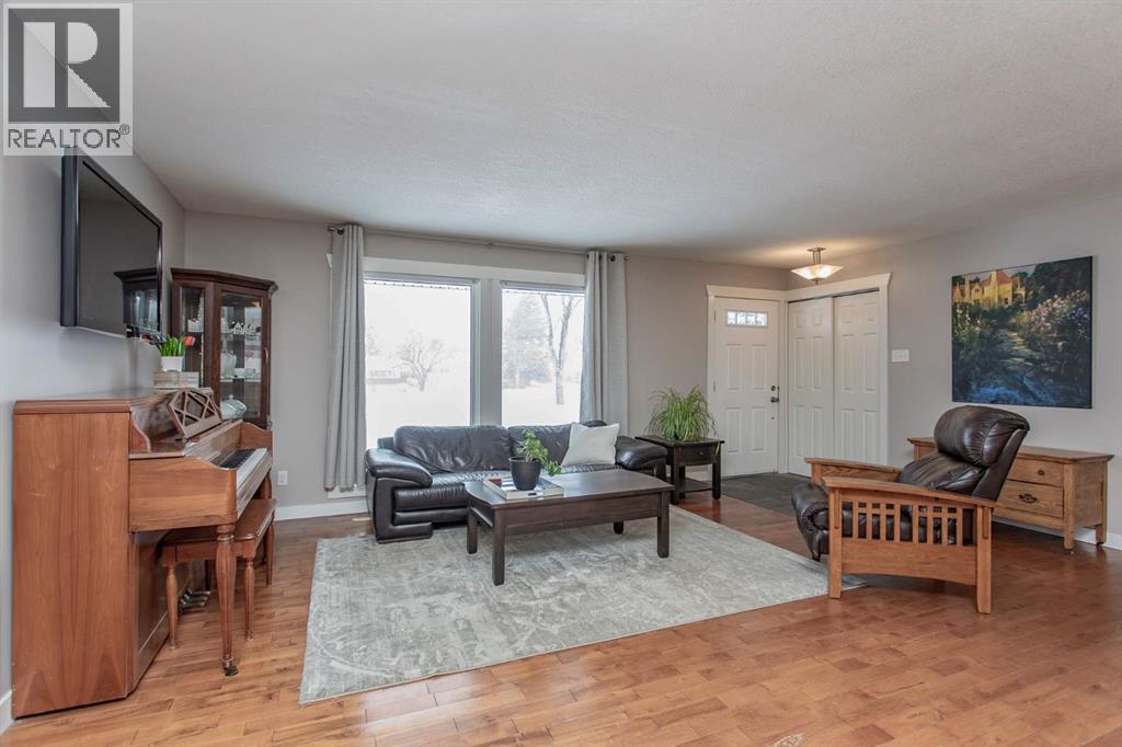 3505 39 Street, Red Deer, Alberta T4N 5T8 - Photo 4 - A2292646