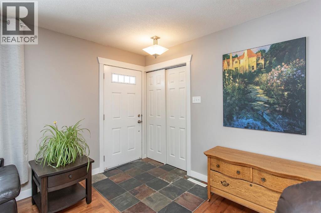 3505 39 Street, Red Deer, Alberta T4N 5T8 - Photo 3 - A2292646