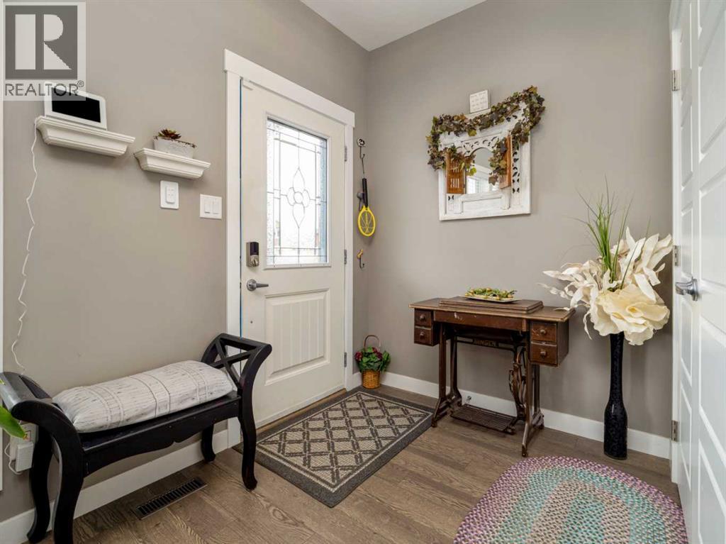 527 Moonlight Lane W, Lethbridge, Alberta  T1J 5K1 - Photo 5 - A2293481