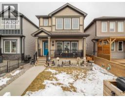 527 Moonlight Lane W, Lethbridge, Alberta
