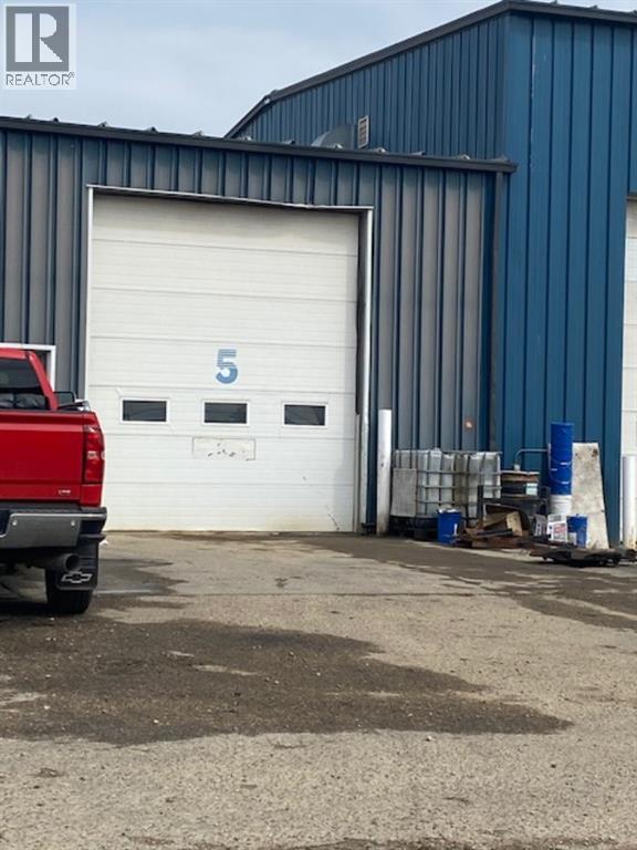 3911 Bay 5 37 Avenue, Whitecourt, Alberta