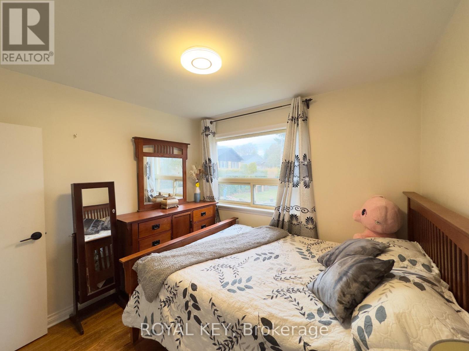 20 Kennebec Crescent, Toronto, Ontario  M9W 2R7 - Photo 20 - W12892834