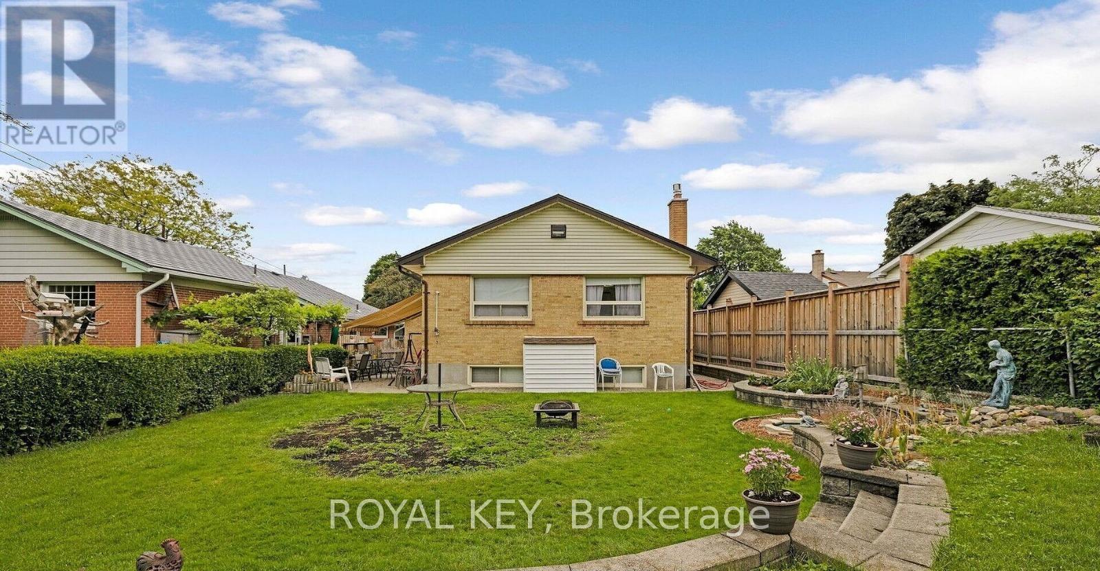 20 Kennebec Crescent, Toronto, Ontario  M9W 2R7 - Photo 24 - W12892834