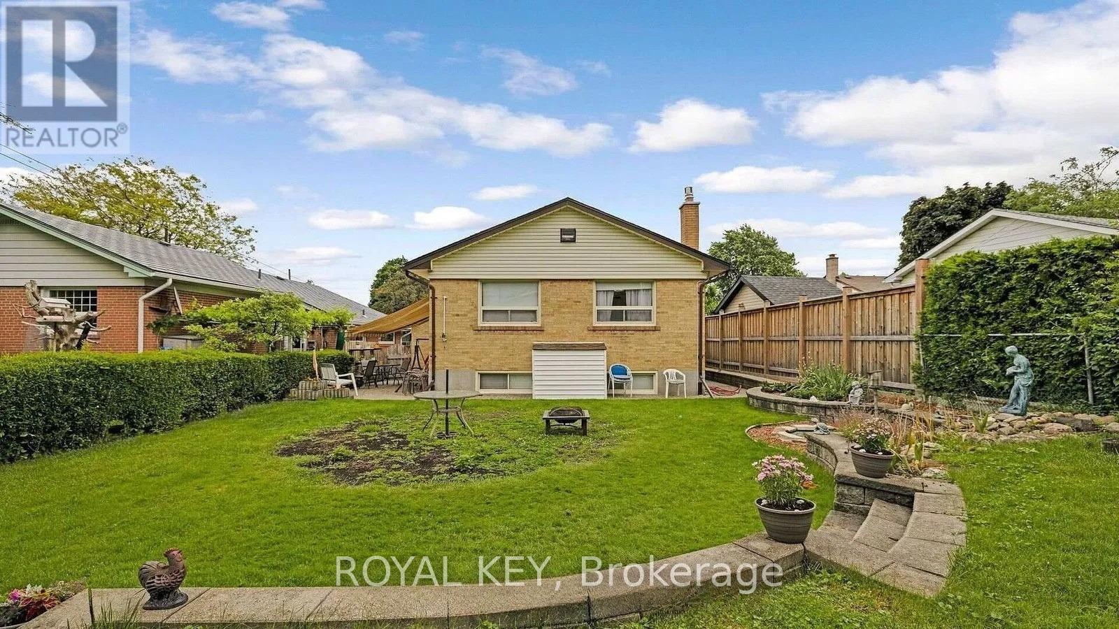 20 Kennebec Crescent, Toronto, Ontario  M9W 2R7 - Photo 31 - W12892834