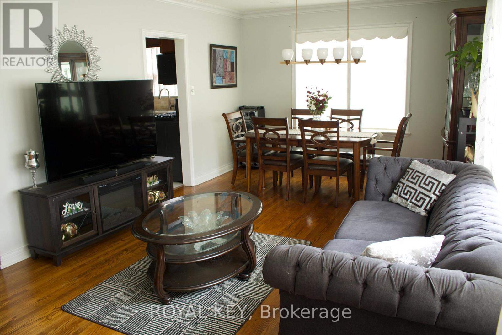 20 Kennebec Crescent, Toronto, Ontario  M9W 2R7 - Photo 4 - W12892834