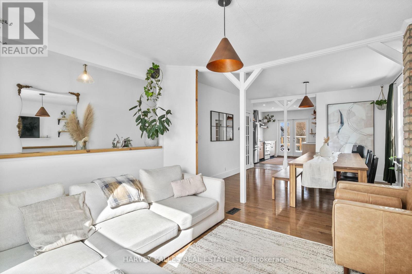 14 Manitoba Street, Toronto, Ontario  M8Y 1C7 - Photo 9 - W12894826