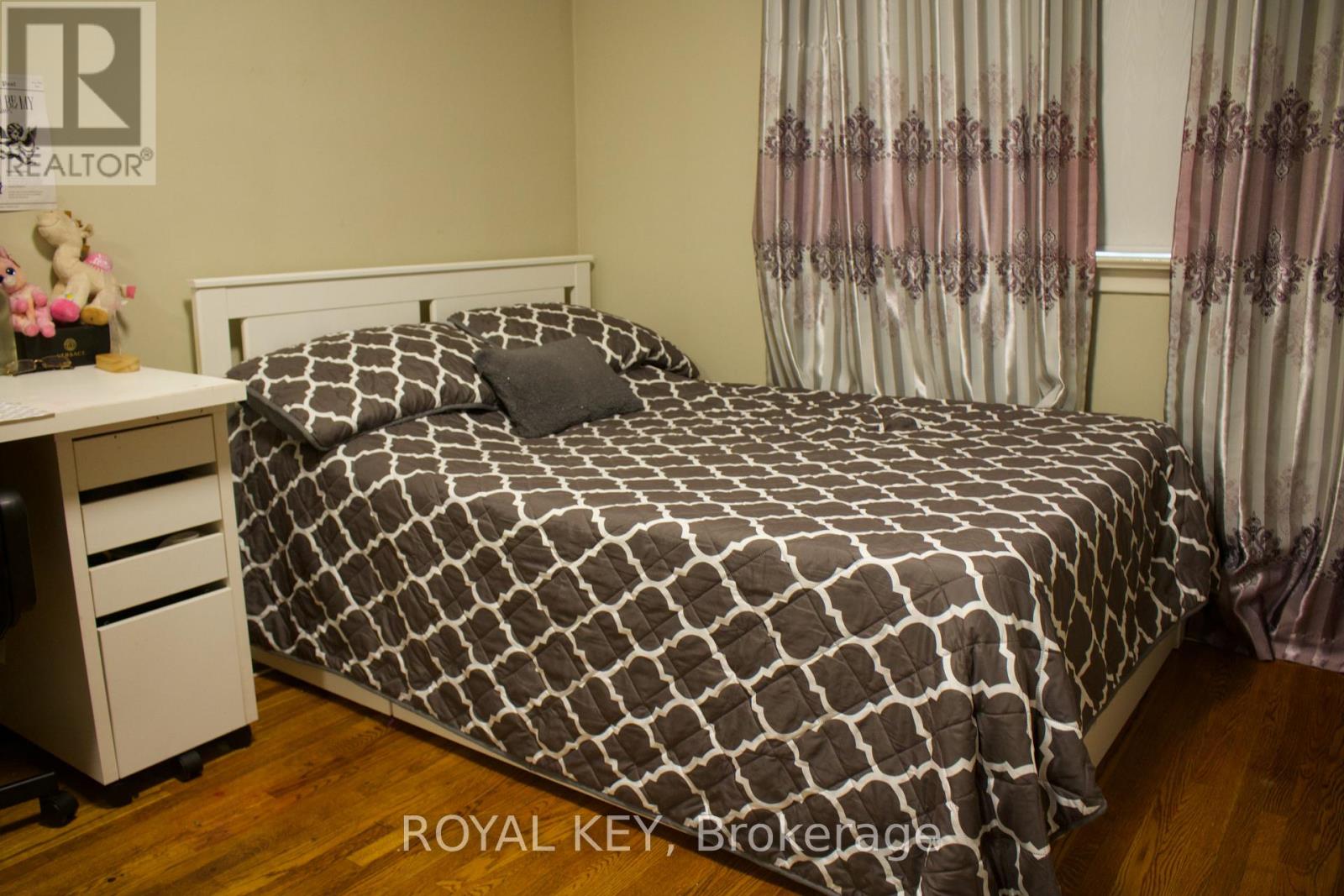 20 Kennebec Crescent, Toronto, Ontario  M9W 2R7 - Photo 12 - W12892834