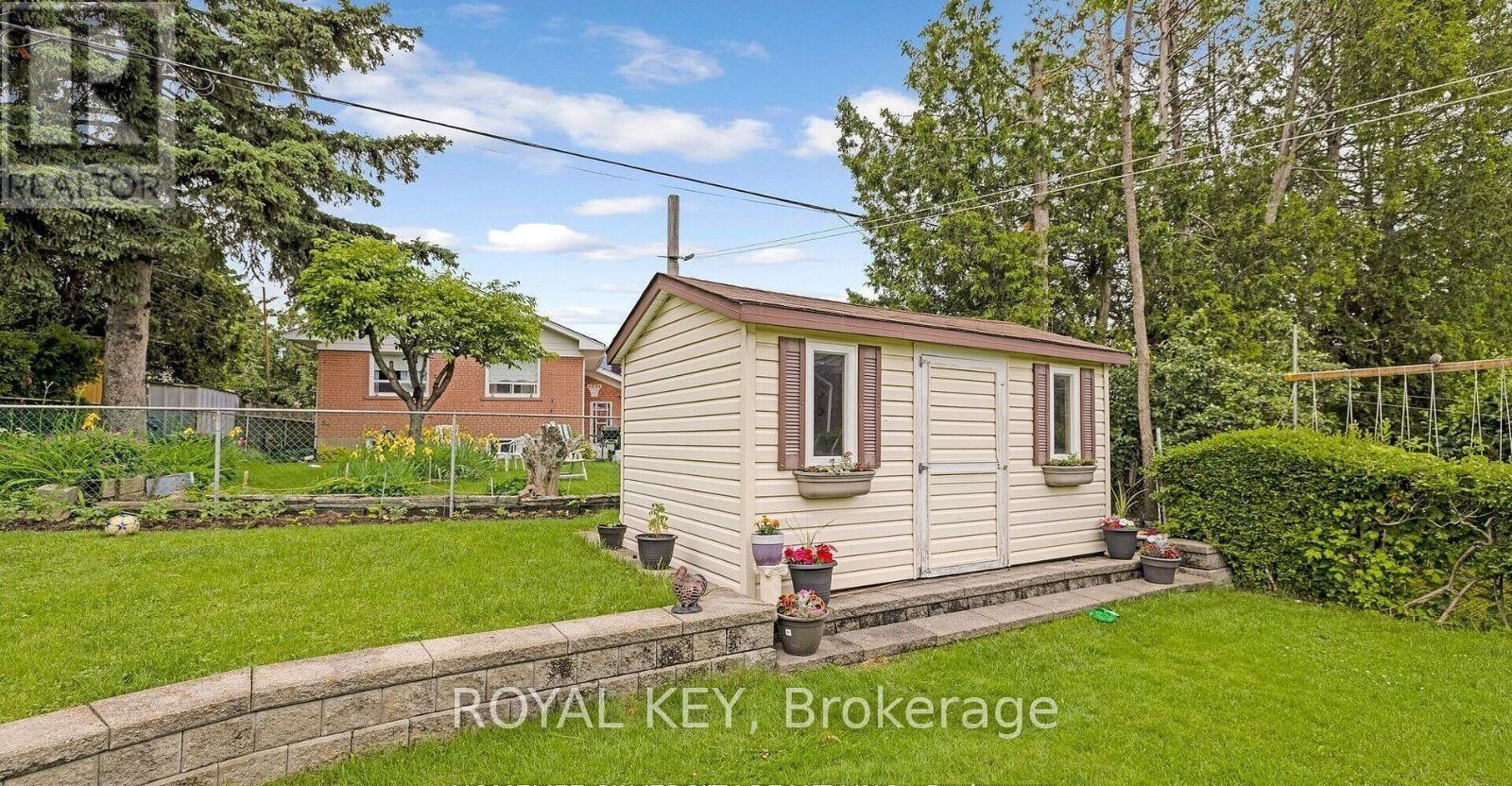 20 Kennebec Crescent, Toronto, Ontario  M9W 2R7 - Photo 27 - W12892834