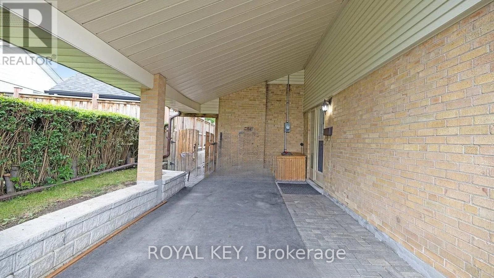 20 Kennebec Crescent, Toronto, Ontario  M9W 2R7 - Photo 2 - W12892834