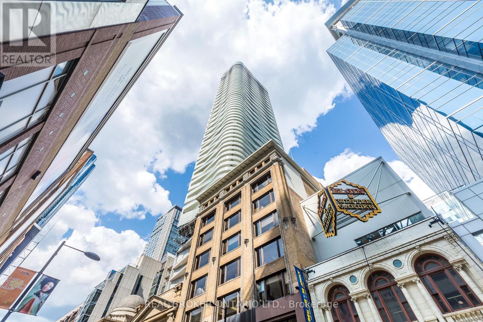 2801 - 197 YONGE STREET, Toronto, Ontario