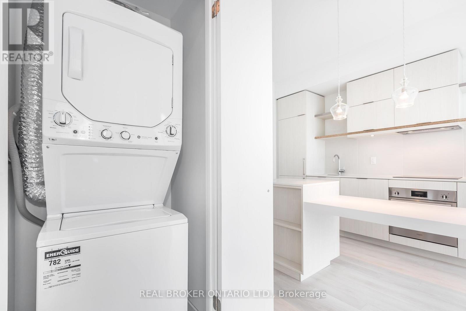 2801 - 197 Yonge Street, Toronto, Ontario  M5B 0C1 - Photo 12 - C12895134